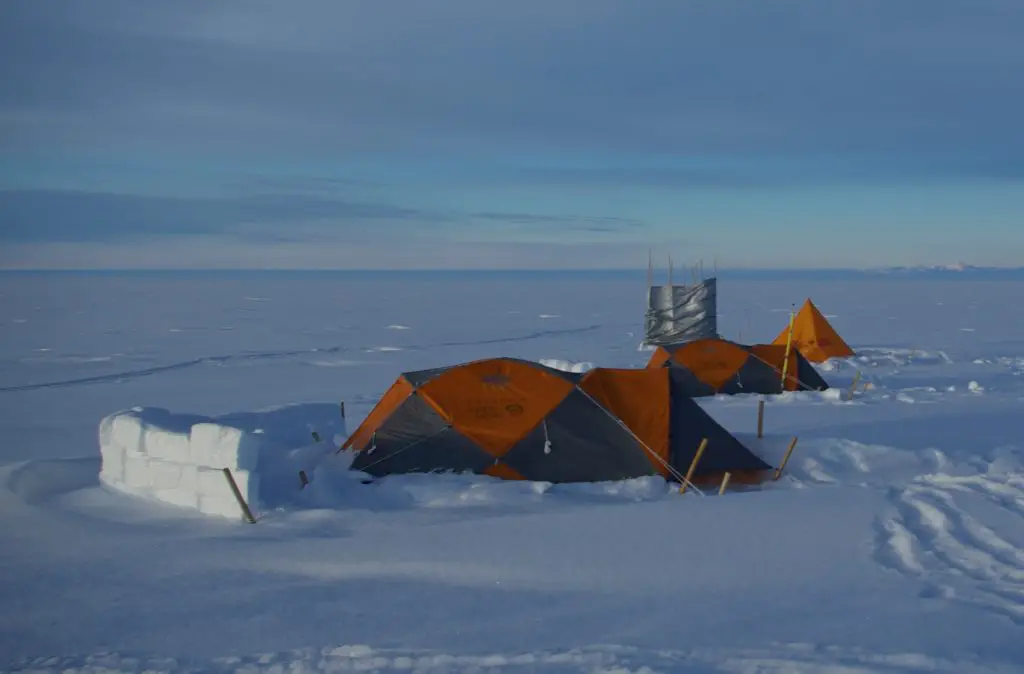 how to insulate a tent for winter camping - snow windbreak